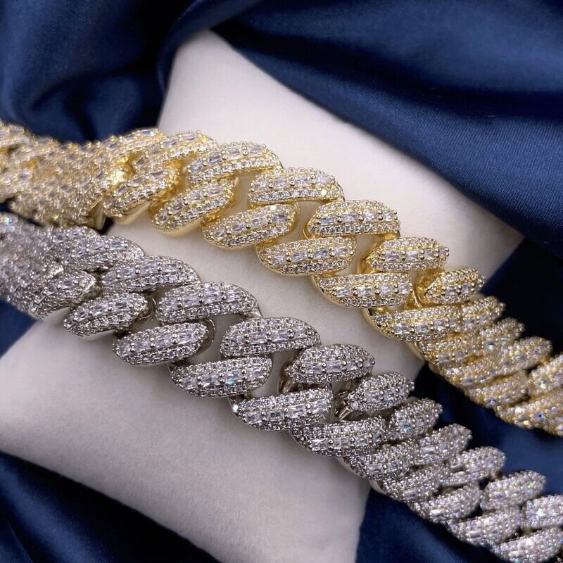 Prong setting Vvs simulated "baguette" bracelet