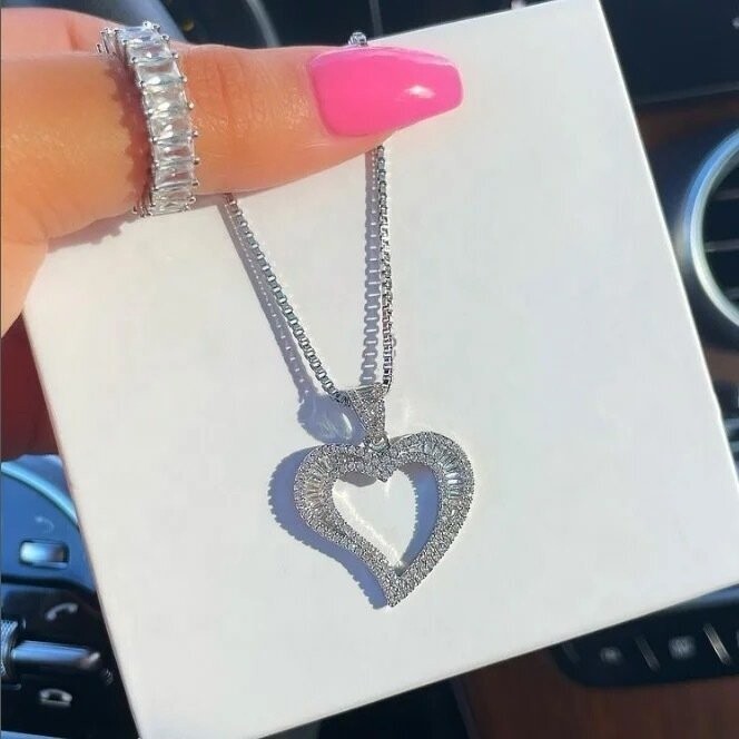 Micro pavé prong setting Vvs simulated "Baguette Heart"( and rope chain)