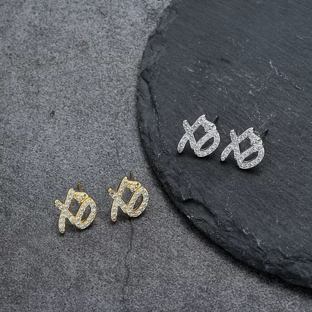 Micro pavé  prong setting Vvs simulated "XO" earrings