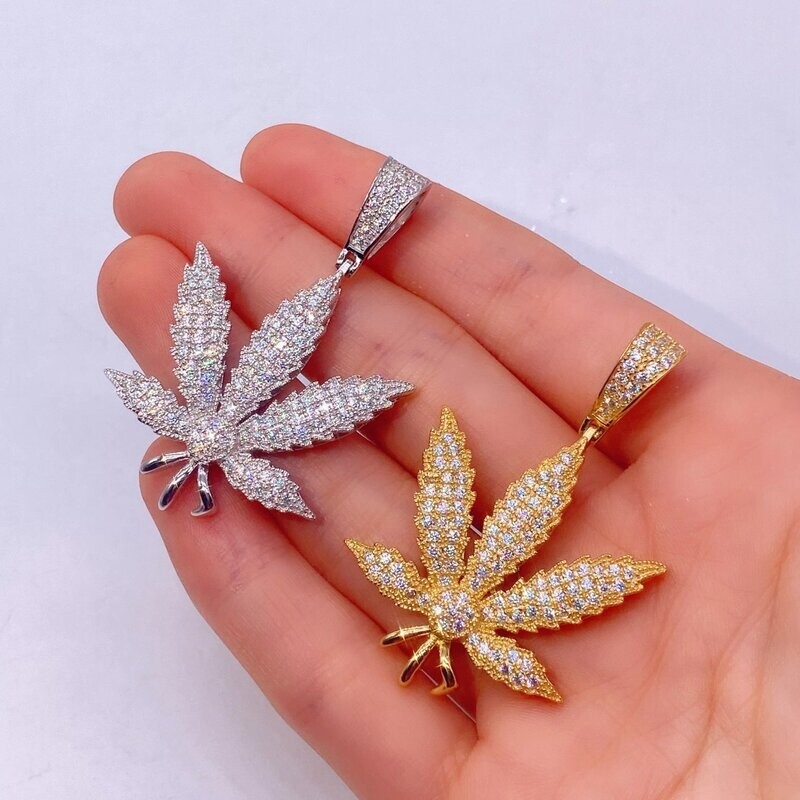 Micro pavé prong setting Vvs simulated "Marijuana leaf" pendant