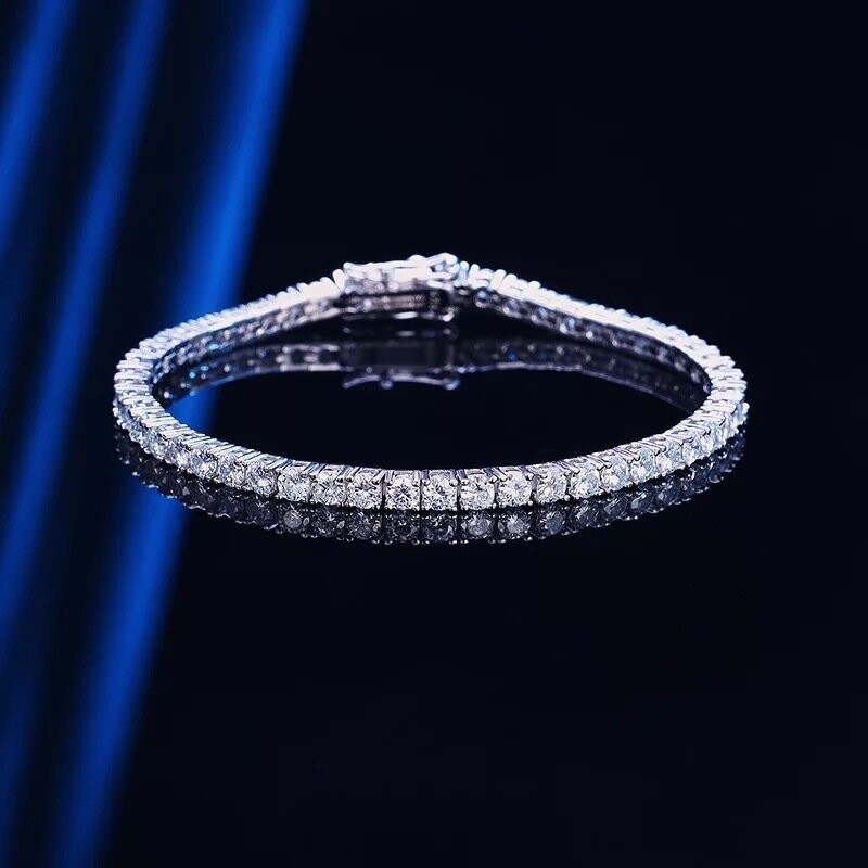 Prong setting Vvs simulated "Tennis" bracelet