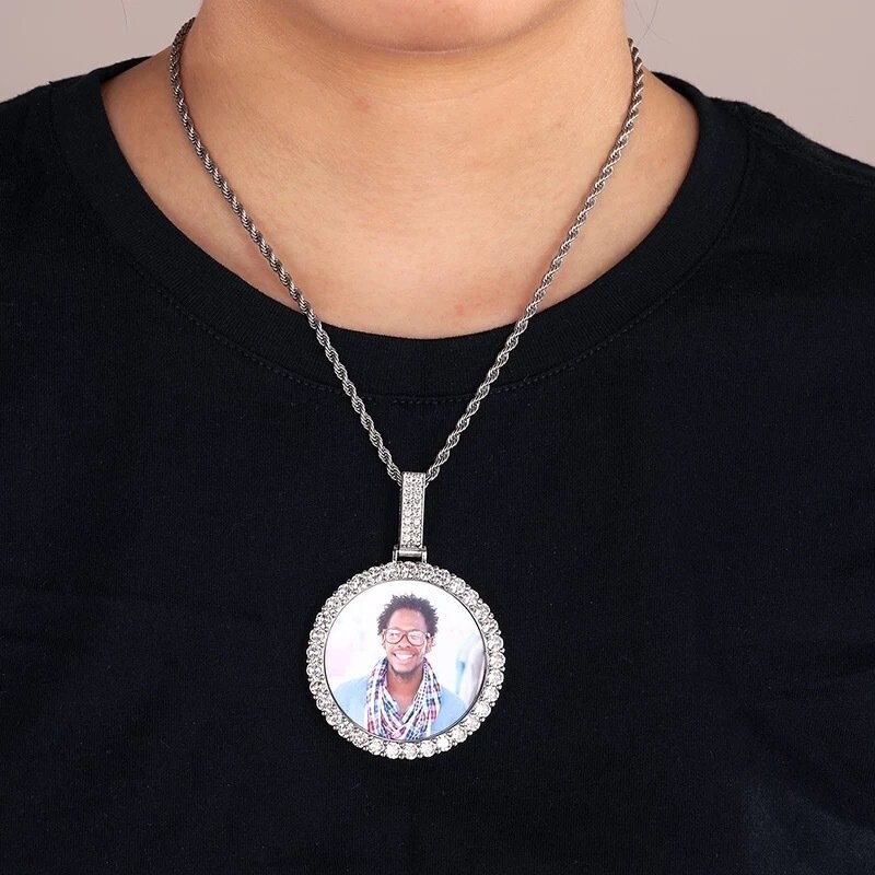 Prong setting Vvs simulated "Memorial" pendants