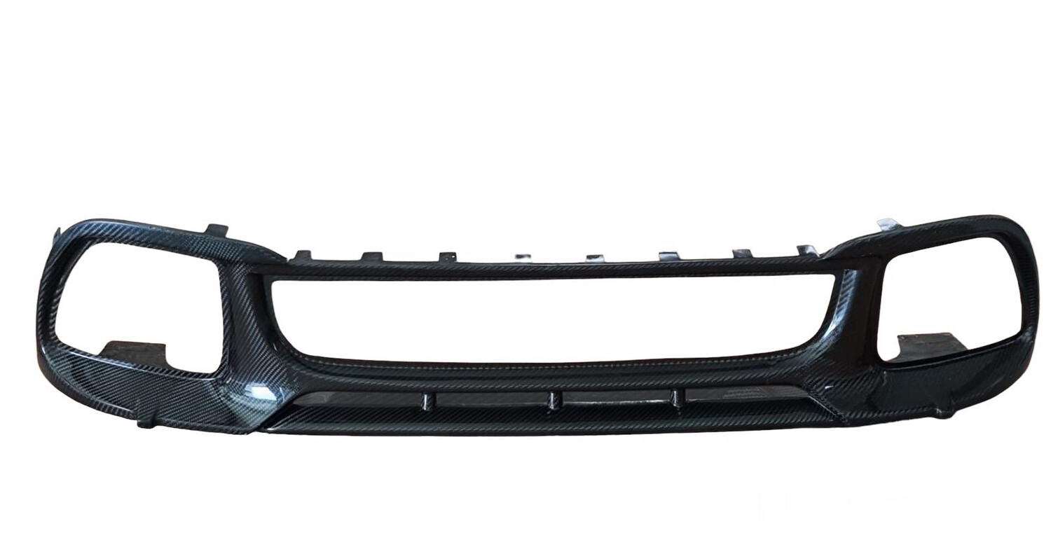 Cadamuro Design Biposto look onderste bumper insert carbon