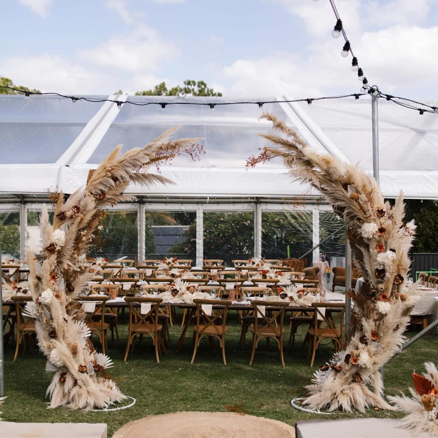 2.3m(h) Curved Moon Arbour
