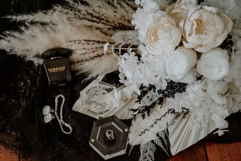 Wedding Bouquets &amp; Sets