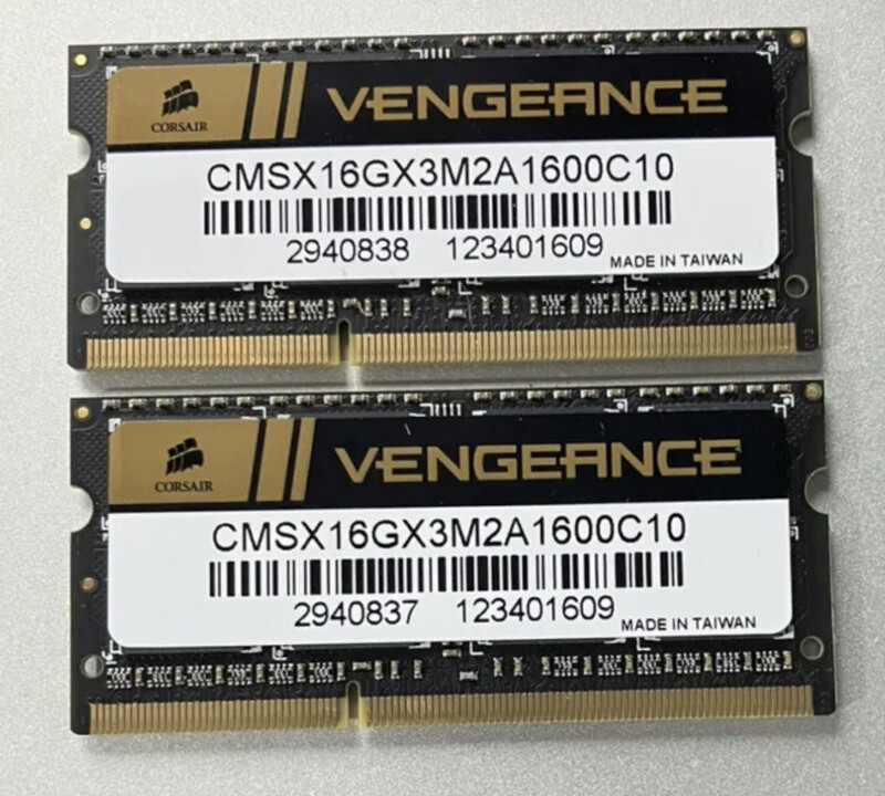 CORSAIR Vengeance 16GB 2 x 8GB 204-Pin DDR3 SO-DIMM DDR3 1600 (PC3 12800) Laptop