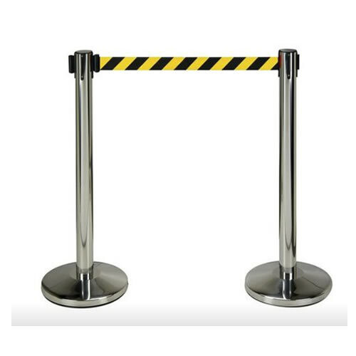 Poste cromado de cinta retráctil Negra/Amarilla de 3 metros