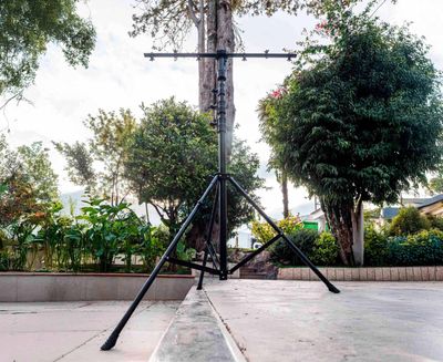 Torre de iluminación manual reforzada. Altura máx. 4,12 m. 1 Pata regulable Adaptador multiusos ADT-28/3 incluido Ref. FC-06