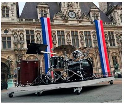 TMB440/3x2 Tarima para bateria provista de ruedas giratorias con freno, medida: 3x2 M.