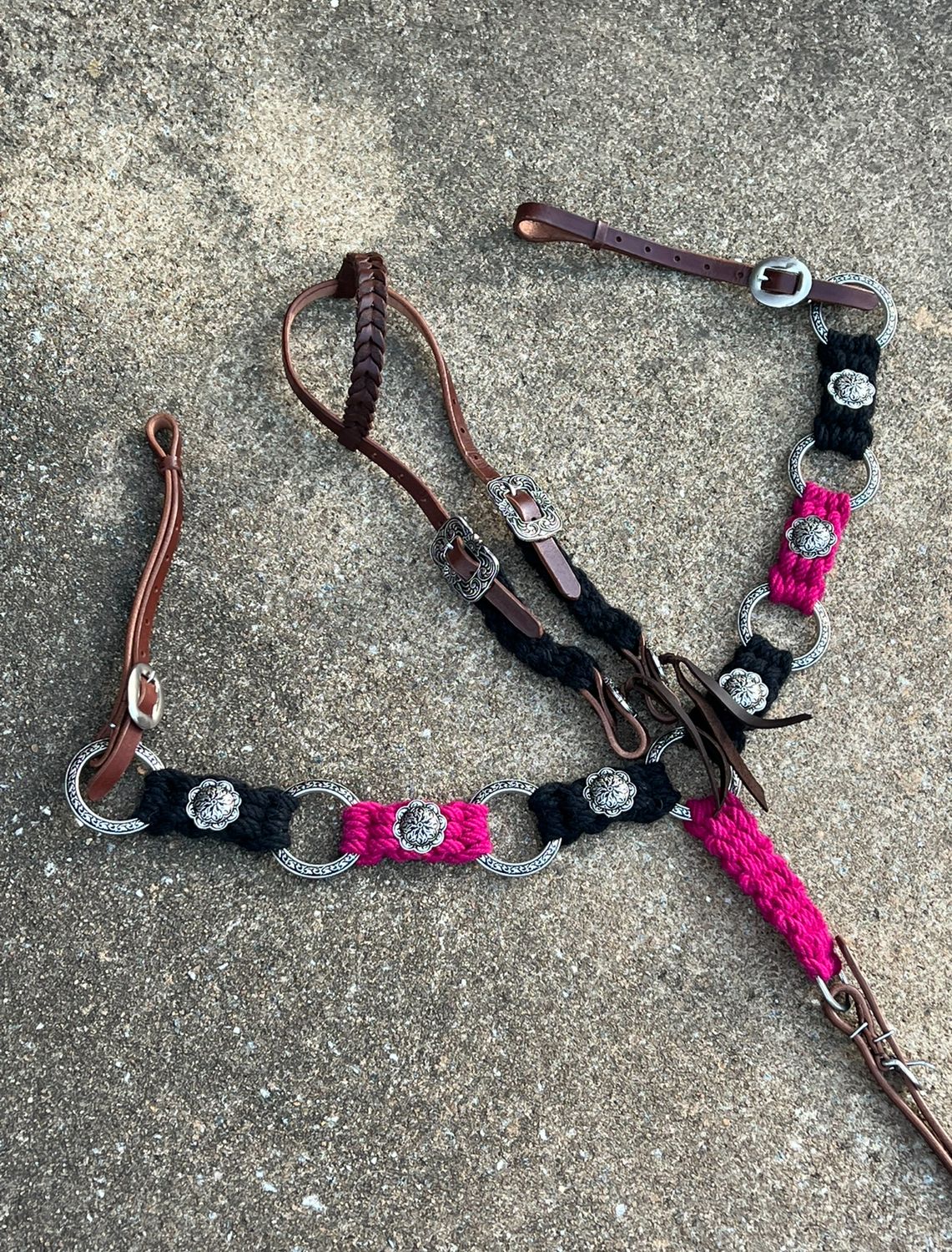 Crazy Horse PINK/BLACK woven rings