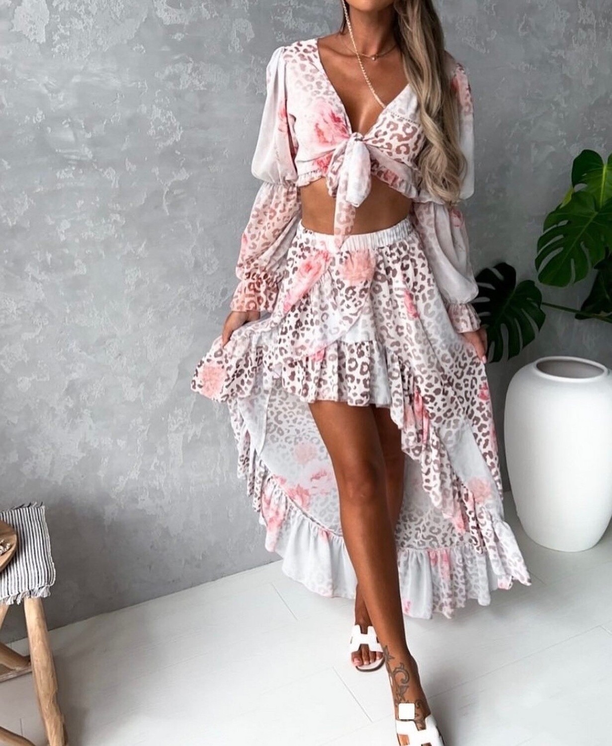 Ensemble jupe asymétrique et haut à nouer Blanc fleurs rose