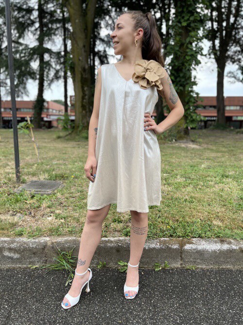 Robe champagne fleurs