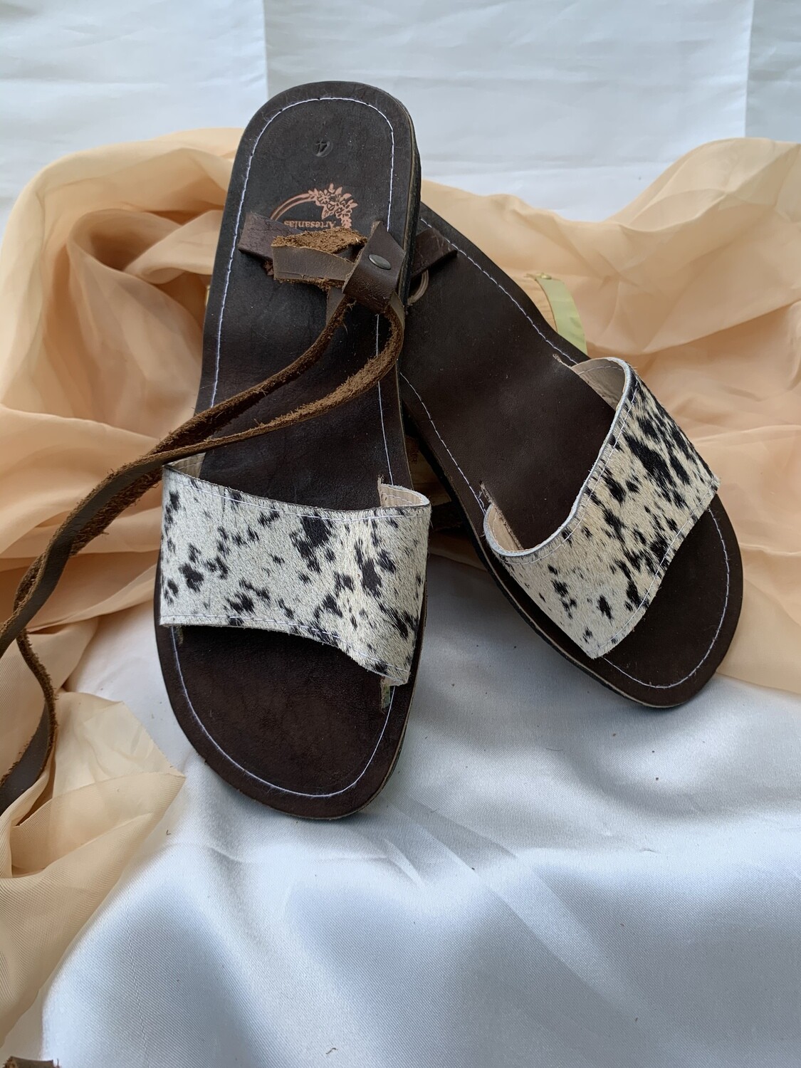 Vaquita pinta lace up