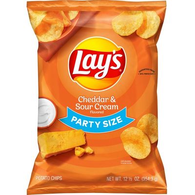 LAYS PARTY SIZE CHEDDAR &amp; SOUR CREAM 354 GR.