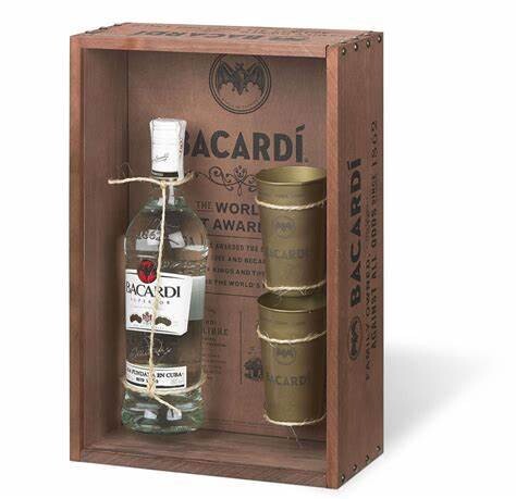 BACARDI CON COPAS