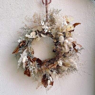 Everlasting Wreaths, name: Wreath- 16” Beech (Designer's Choice)