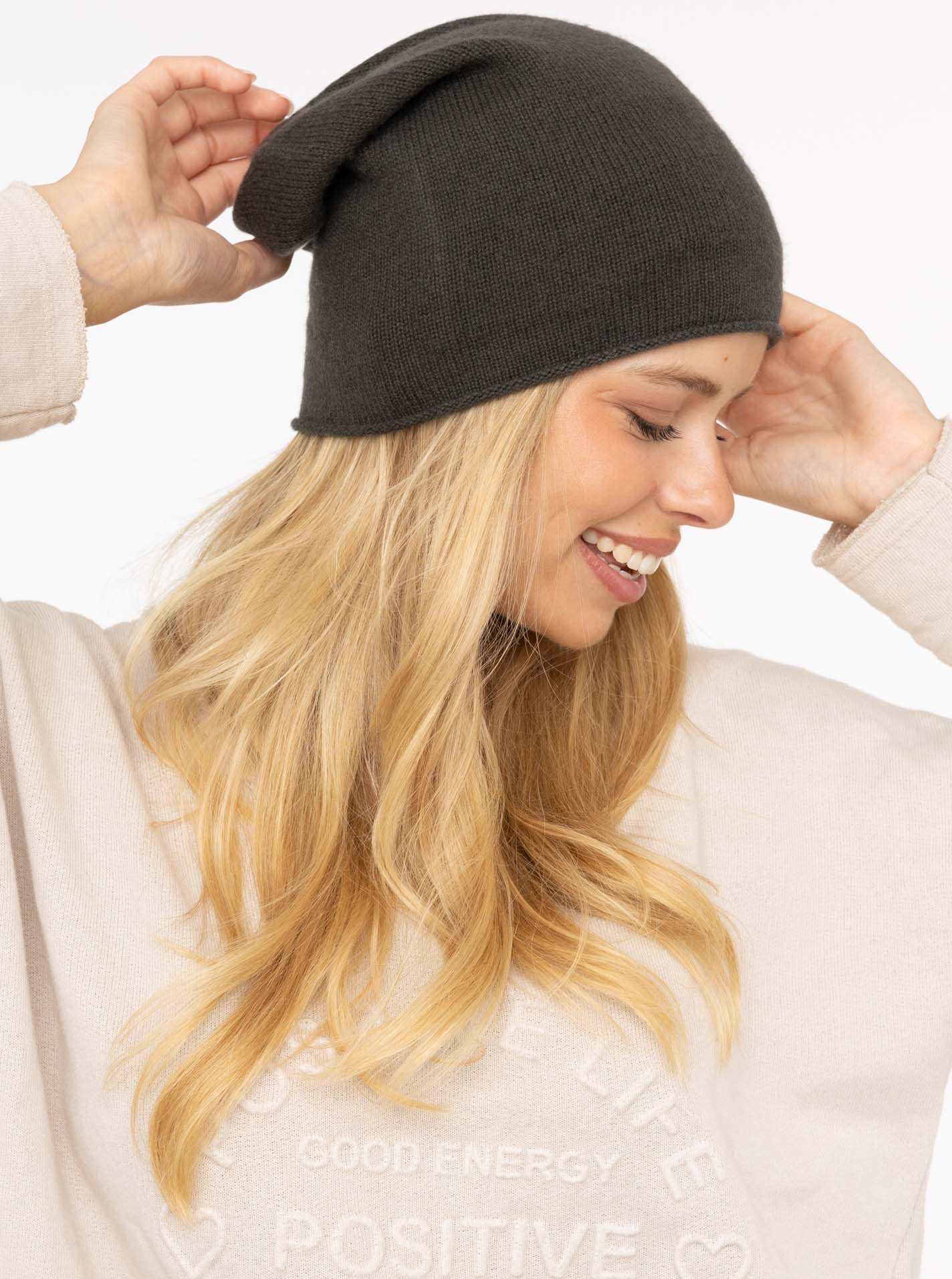 ? Zwillingsherz Beanie 100% CASHMERE oliv