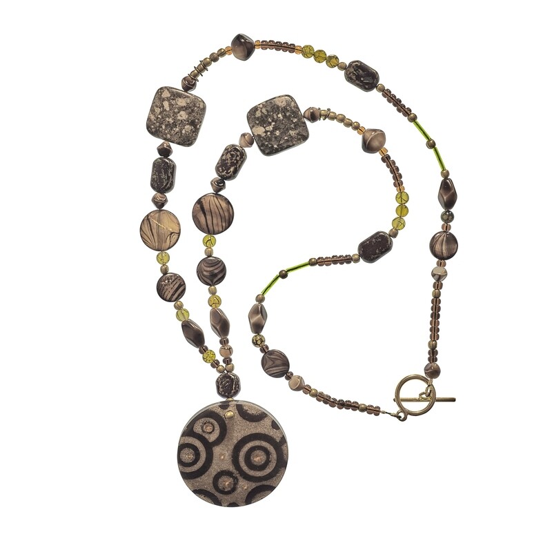 Collier pendentif résine