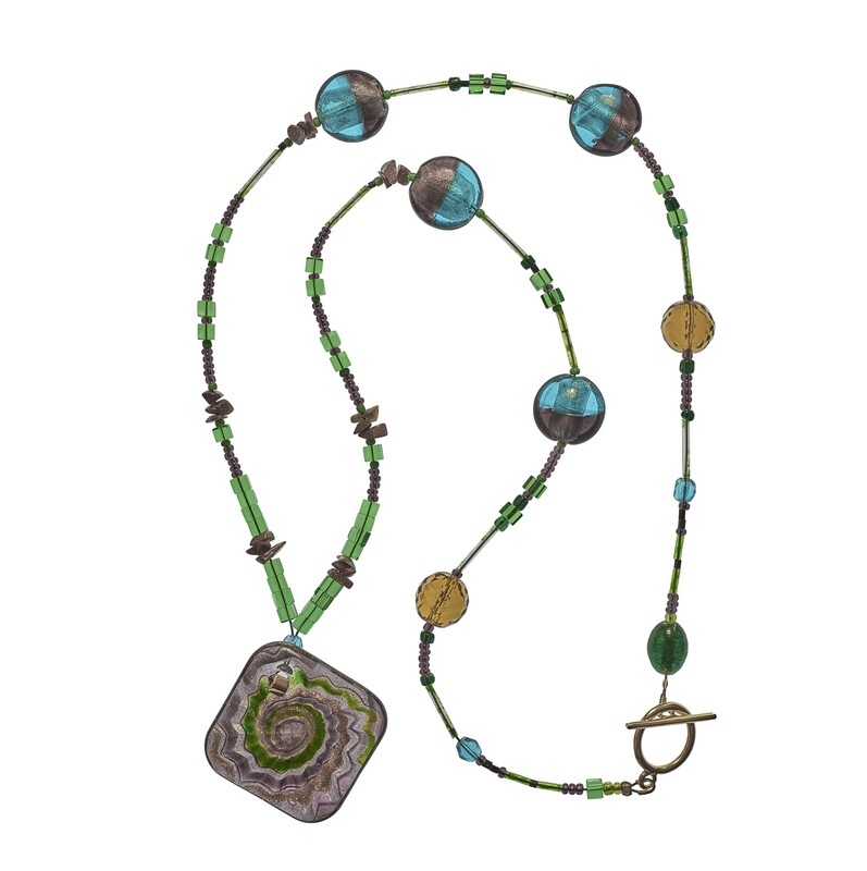 Collier médaillon résine
