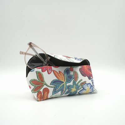 Brillenetui Blossom Blumenmuster Schutz weiß bunt