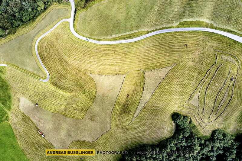 Feldarbeit oberhalb Schwende, Kanton Appenzell Innerrhoden