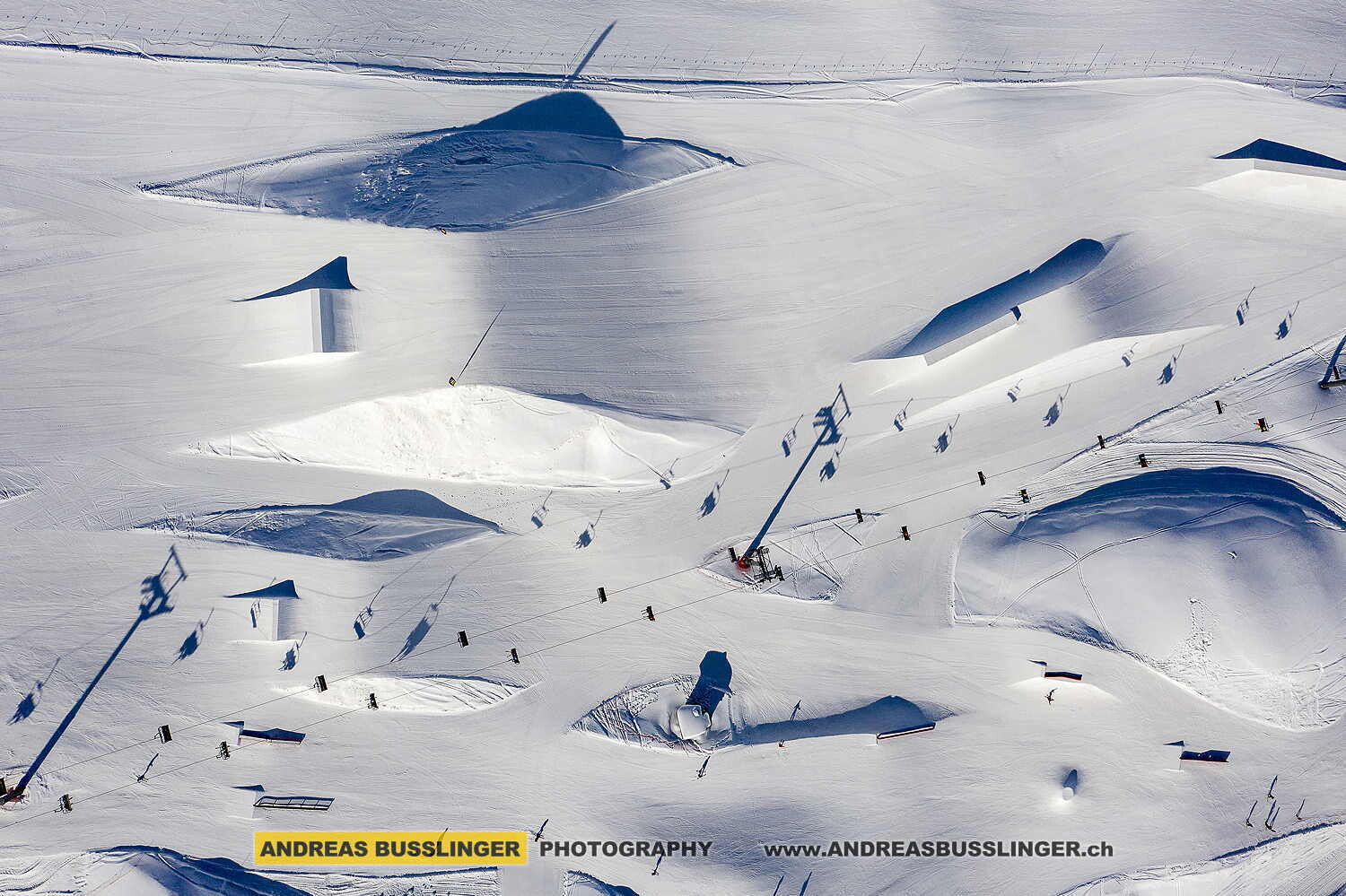 Snowpark mit grossen Kickers, Skigebiet Corvatsch, Oberengadin, Kanton Graubünden