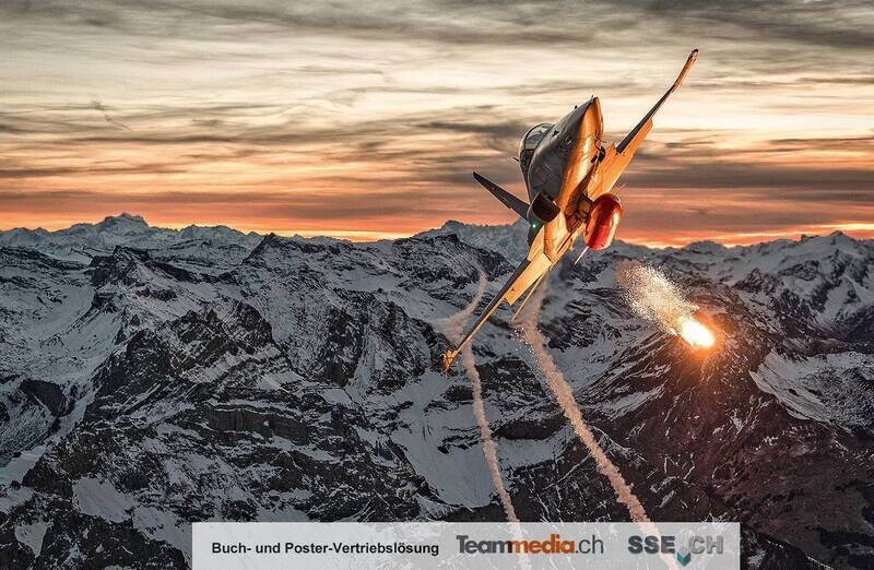 Swiss Tiger Parallel Flight, Abendaufnahme