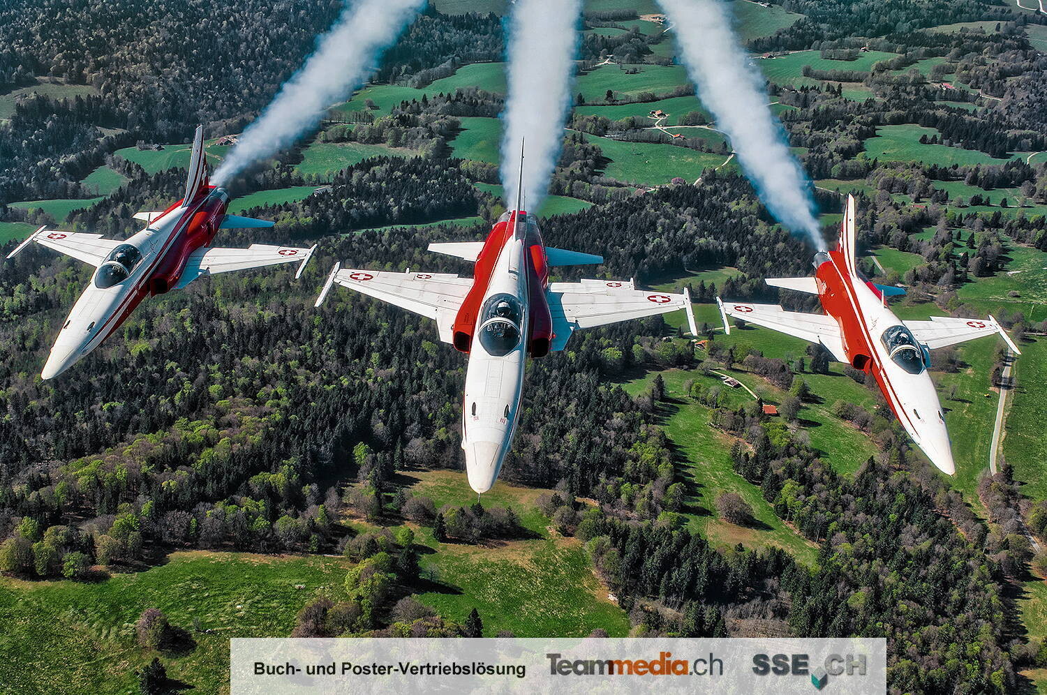 Swiss Tiger Parallel Flight, Abendaufnahme