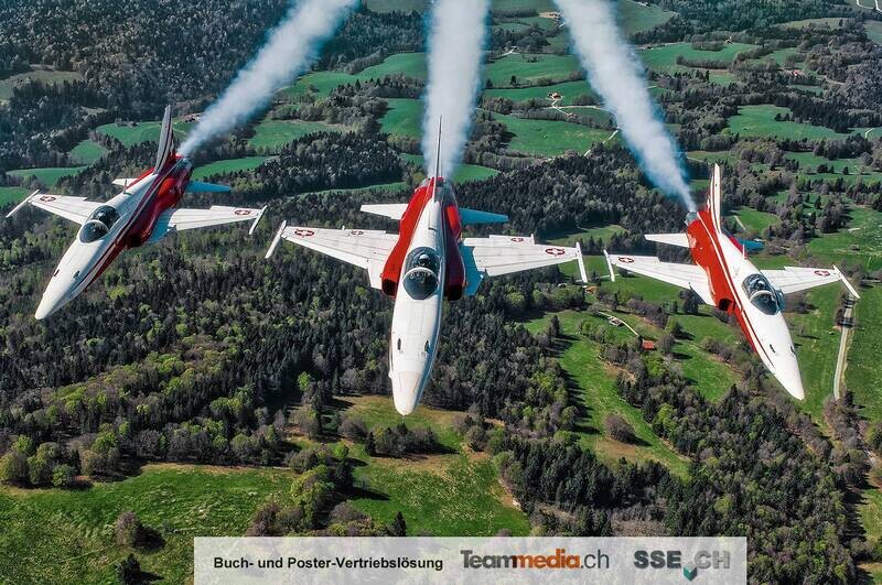 Swiss Tiger Parallel Flight, Abendaufnahme