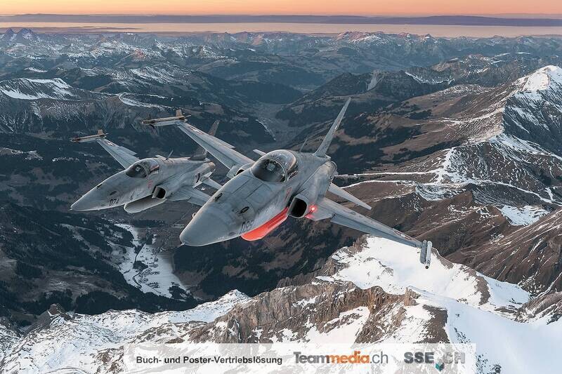 Swiss Tiger Parallel Flight, Abendaufnahme