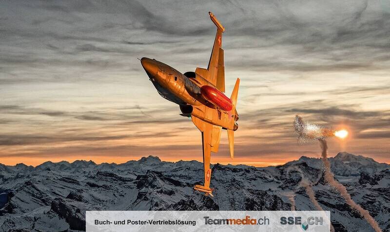 Swiss Tiger Parallel Flight, Abendaufnahme