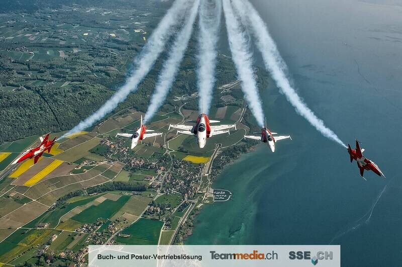 Swiss Tiger Parallel Flight, Abendaufnahme