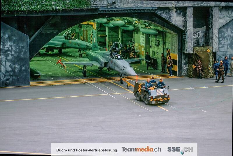Swiss Tiger Parallel Flight, Hangar