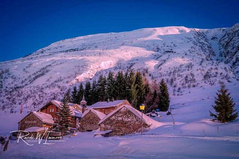 Urserental im Abendlicht (UR)