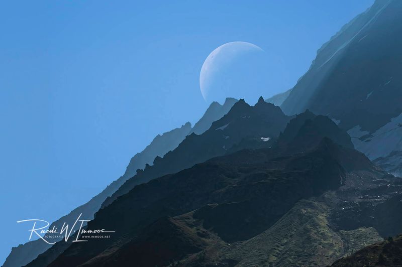 Monduntergang im Löstschental (VS)