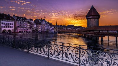 Sonnenaufgang mit Kapellbrücke Luzern (LU)