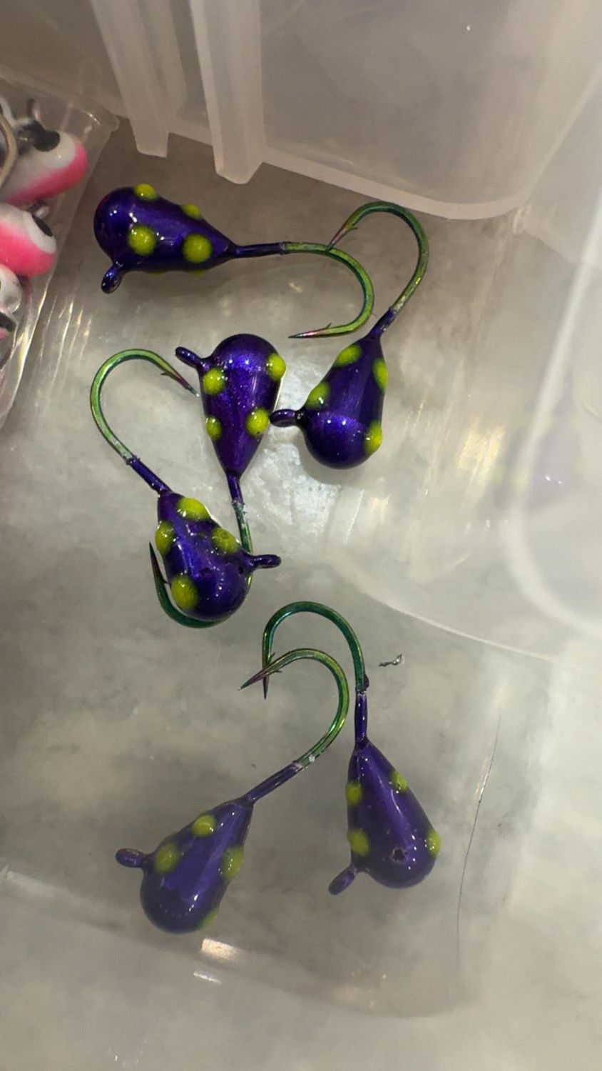 purple/ chartreuse dot 3mm