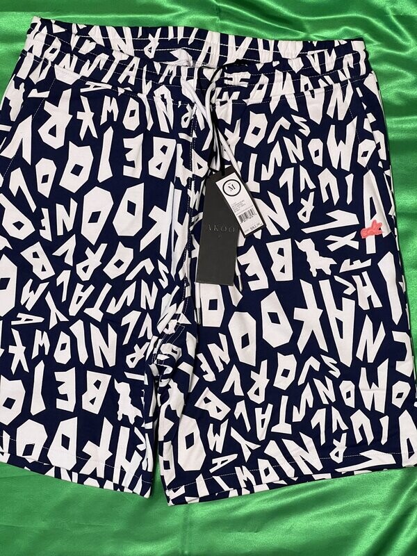 Size: Medium (One Available)