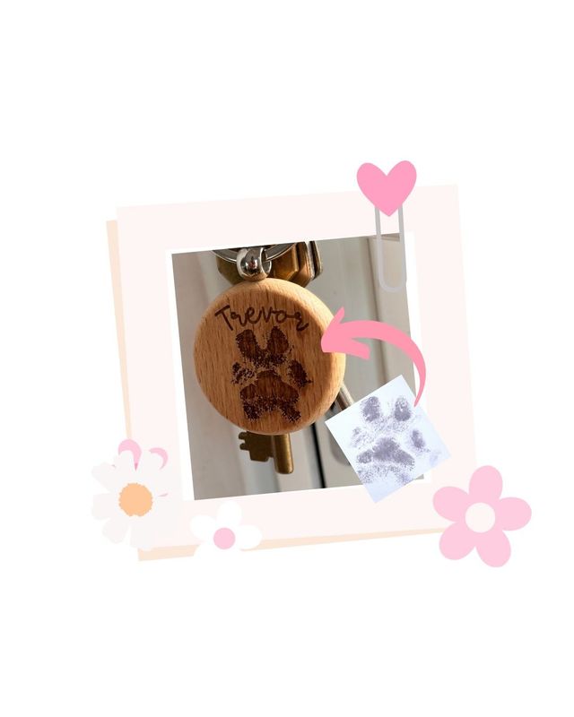 Wooden circle keyring