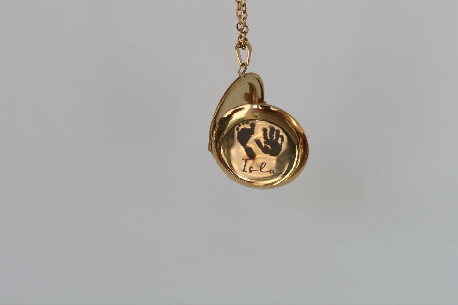 Gold Round Locket Pendant Gold Round Locket Pendant
