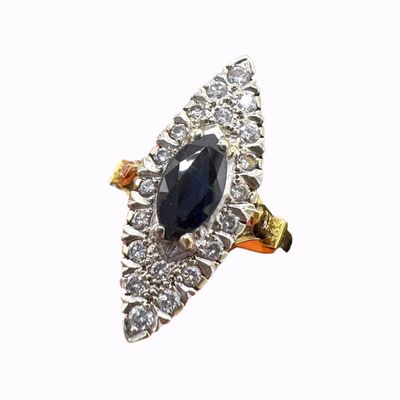 Bague  Marquise en or 18 carat sertie saphir et diamants en pavage