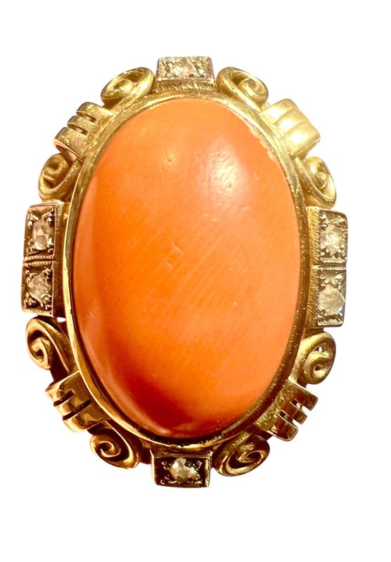 Bague époque 1940 Or 14 Carat Sertie Cabochon Corail Et Diamants Taille Ancienne