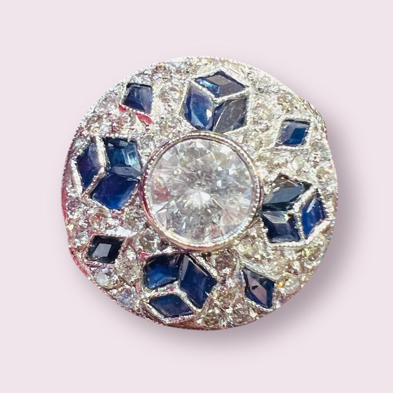Bague Art Déco, En Platine Sertie De Diamants Et De Saphirs