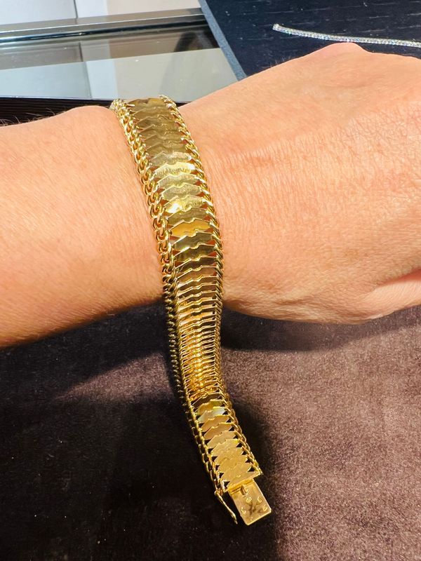 Bracelet En Or Jaune 18 Carat époque 1950