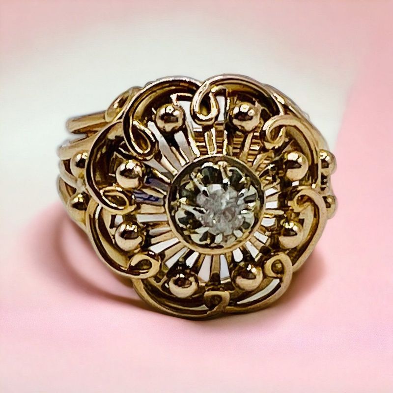 Une Bague En Or Jaune 18 Carats Sertie diamant époque 1940 Une Bague En Or Jaune 18 Carats Sertie diamant époque 1940