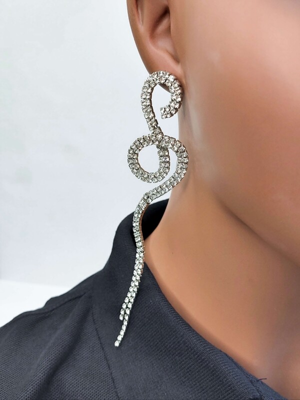 S-Knot Rhinestone drop earring - Silver Tone