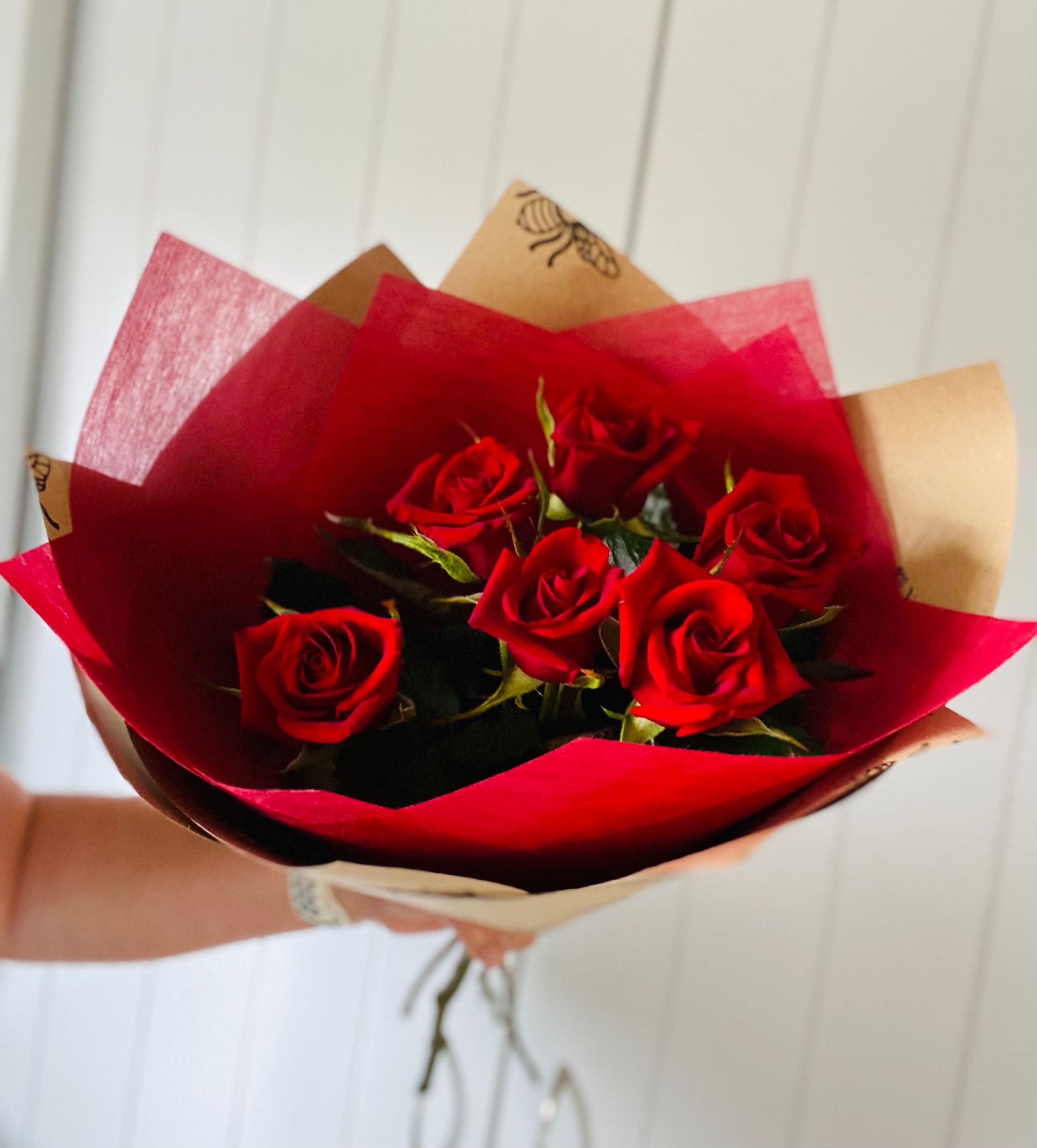 A romantic Rose & Cupcakes Package PRE ORDER UNTIL FEB 9TH