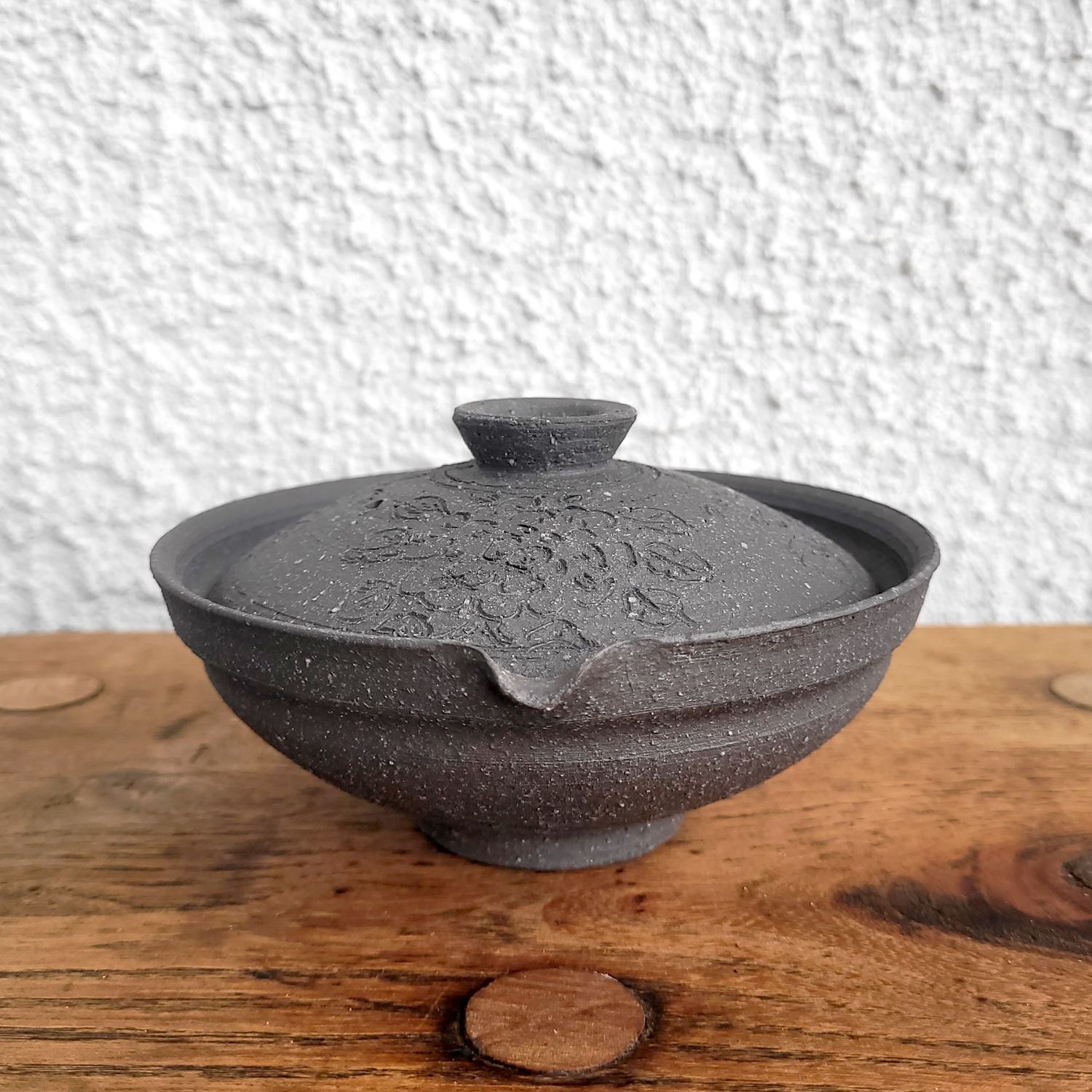 Yukiko Saito  |  Shiboridashi en grès noir