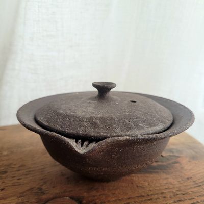 Louise Traon : Shiboridashi en grès chamotté