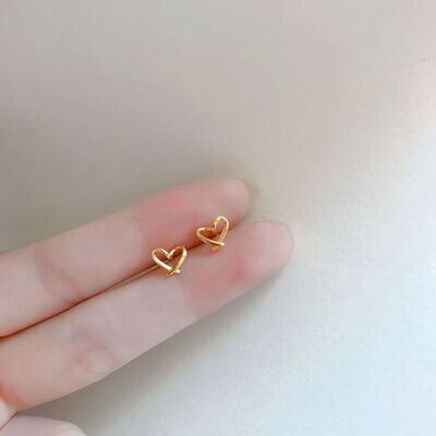 Mini Piercing Corazón Vacío Acero Dorado x 2 (Antialérgico)